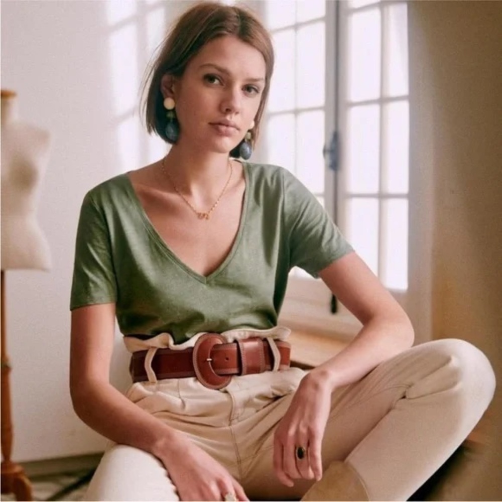 Sezane Malcolm V Neck Tee Sage Green M